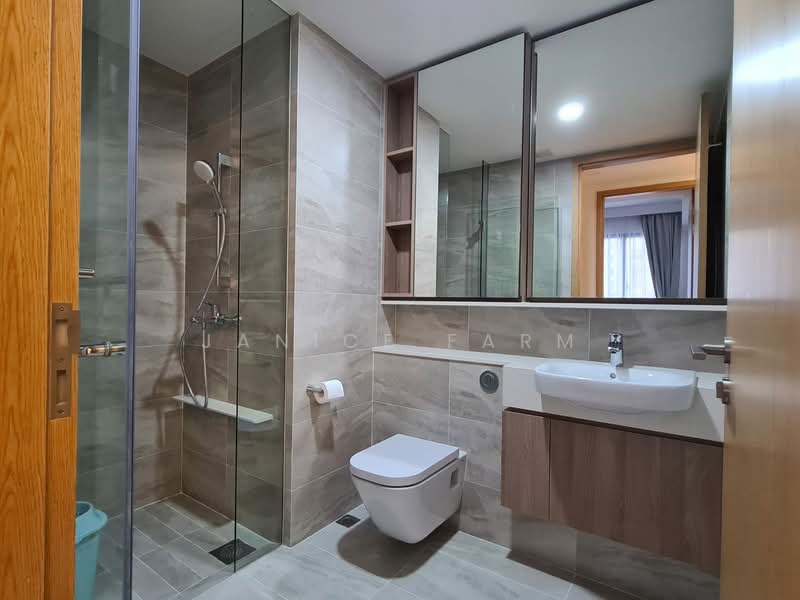 Twin VEW, 91 West Coast Vale, 2 Bedrooms, 710 sqft, Condominium For Rent, by Janice Farm, 500096949 - Bathroom - PropertyGuru.com.sg