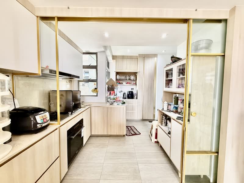 The Florida Executive Condominium For Sale at S$ 2,500,000 | PropertyGuru Singapore - Kitchen