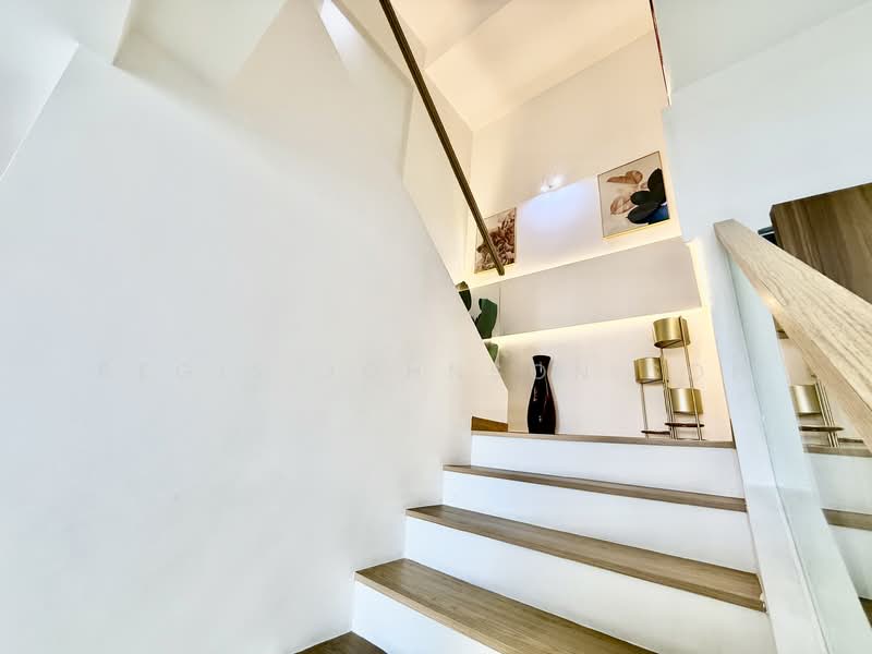 The Florida Executive Condominium For Sale at S$ 2,500,000 | PropertyGuru Singapore - Staircase