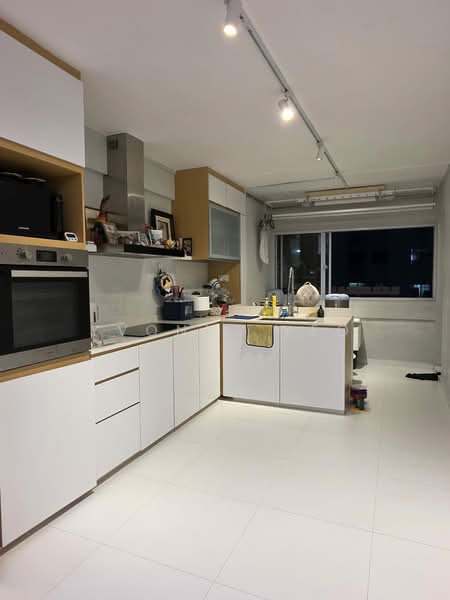 401 Hougang Avenue 10 HDB Flat For Sale at S$ 570,000 | PropertyGuru Singapore - Kitchen