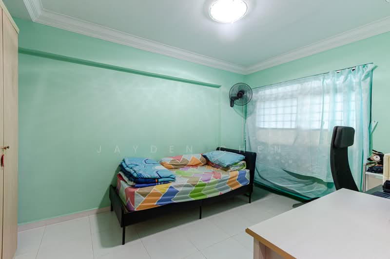 507A Wellington Circle HDB Flat For Sale at S$ 580,000 | PropertyGuru Singapore - Bedroom