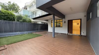 For Sale - Rare Semi-D in Serangoon Lane, 1km away from Maris Stella
