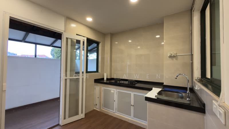 Rare Semi-D in Serangoon Lane, 1km away from Maris Stella, , 5 Bedrooms, 3,315 sqft, Semi-Detached House For Sale, by Goh Jiawen, 500096972 - Wet Kitchen - PropertyGuru.com.sg