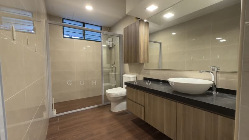 Rare Semi-D in Serangoon Lane, 1km away from Maris Stella, , 5 Bedrooms, 3,315 sqft, Semi-Detached House For Sale, by Goh Jiawen, 500096972 - Master Bedroom Ensuite  - PropertyGuru.com.sg