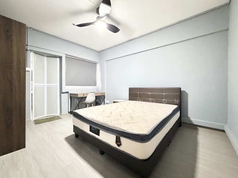 251 Tampines Street 21 HDB Flat For Sale at S$ 498,000 | PropertyGuru Singapore - Bedroom