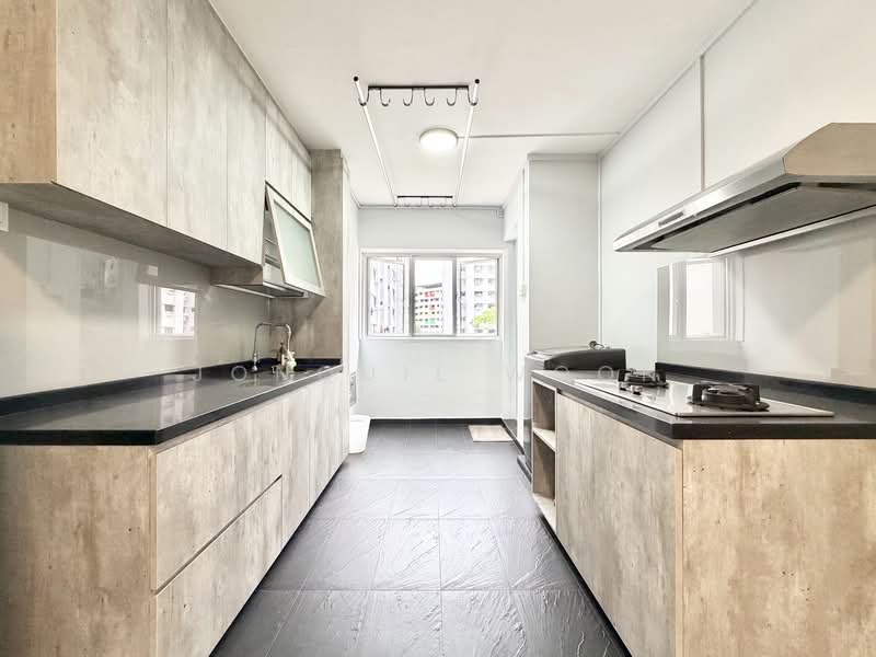 251 Tampines Street 21 HDB Flat For Sale at S$ 498,000 | PropertyGuru Singapore - Kitchen