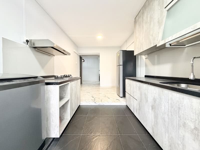 251 Tampines Street 21 HDB Flat For Sale at S$ 498,000 | PropertyGuru Singapore - Kitchen