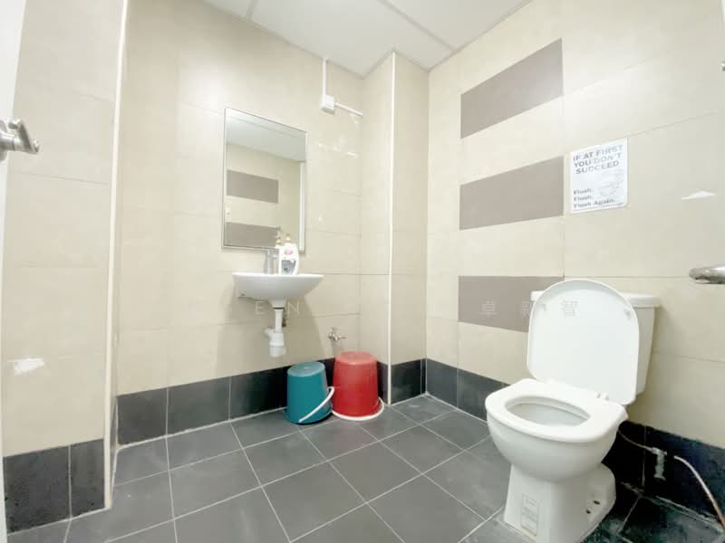 Midview City, 18 Sin Ming Lane, 1,496 sqft, Light Industrial (B1) For Rent, by Jensen Toh 卓新智, 500096994 - Bathroom - CommercialGuru.com.sg