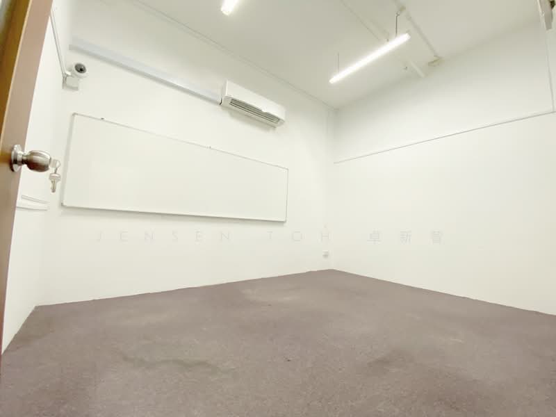 Midview City, 18 Sin Ming Lane, 1,496 sqft, Light Industrial (B1) For Rent, by Jensen Toh 卓新智, 500096994 - Interior - CommercialGuru.com.sg