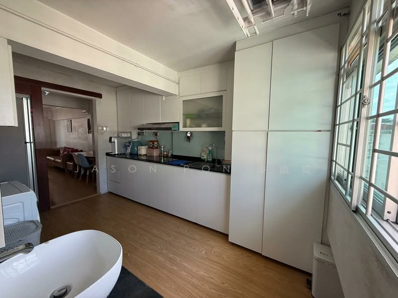 3 Saint George's Road HDB Flat For Sale at S$ 418,000 | PropertyGuru Singapore - Kitchen