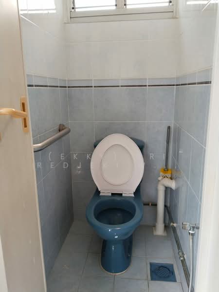 7 Marine Terrace, 7 Marine Terrace, 2 Bedrooms, 650 sqft, HDB Flat For Rent, by (Ekky) Sri Redjeki Widjaja, 500097013 - Bathroom - PropertyGuru.com.sg