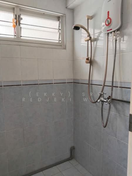 7 Marine Terrace, 7 Marine Terrace, 2 Bedrooms, 650 sqft, HDB Flat For Rent, by (Ekky) Sri Redjeki Widjaja, 500097013 - Bathroom - PropertyGuru.com.sg