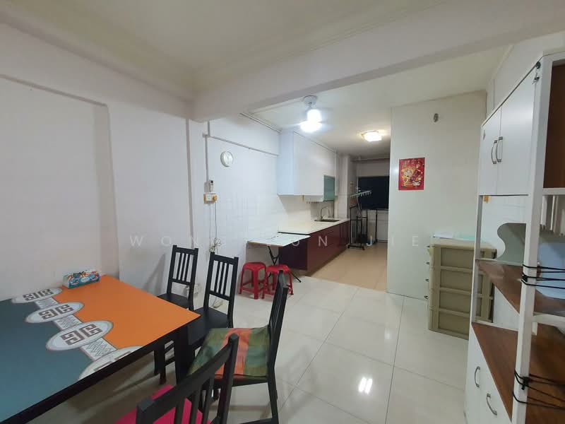 742 Yishun Avenue 5 HDB Flat For Sale at S$ 495,000 | PropertyGuru Singapore - Kitchen