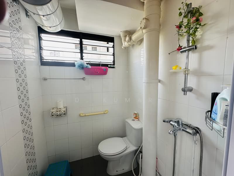 427 Bedok North Road HDB Flat For Sale at S$ 599,888 | PropertyGuru Singapore - Bathroom