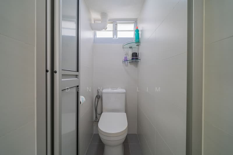 66 Marine Drive, 66 Marine Drive, 2 Bedrooms, 700 sqft, HDB Flat For Sale, by Dennis Lim, 500097036 - Bathroom - PropertyGuru.com.sg