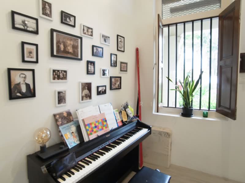 Elegant 3 Bed 4 Bath Everitt By The Park Conservation House For Sale at S$ 5,280,000 | PropertyGuru Singapore