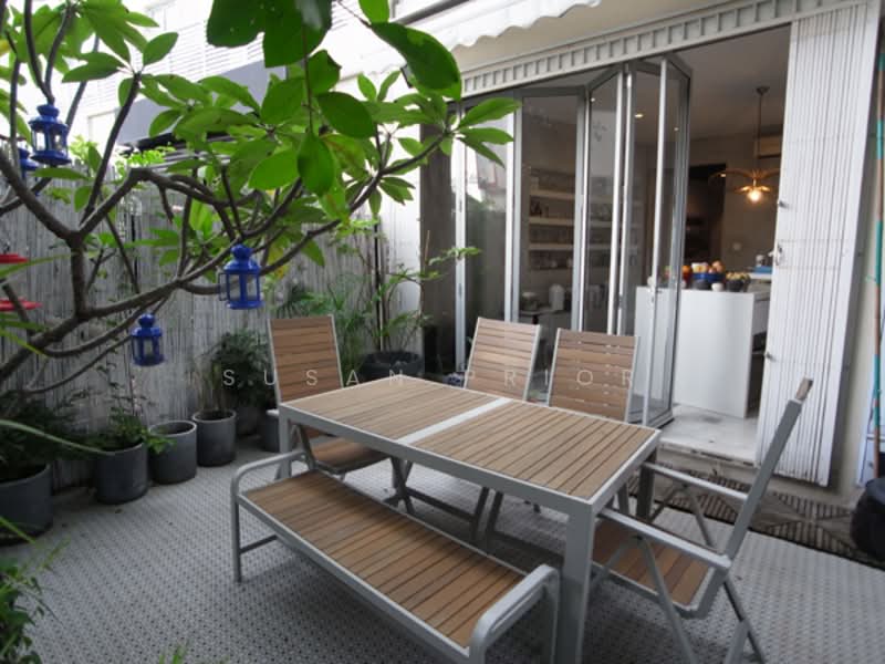 Elegant 3 Bed 4 Bath Everitt By The Park Conservation House For Sale at S$ 5,280,000 | PropertyGuru Singapore