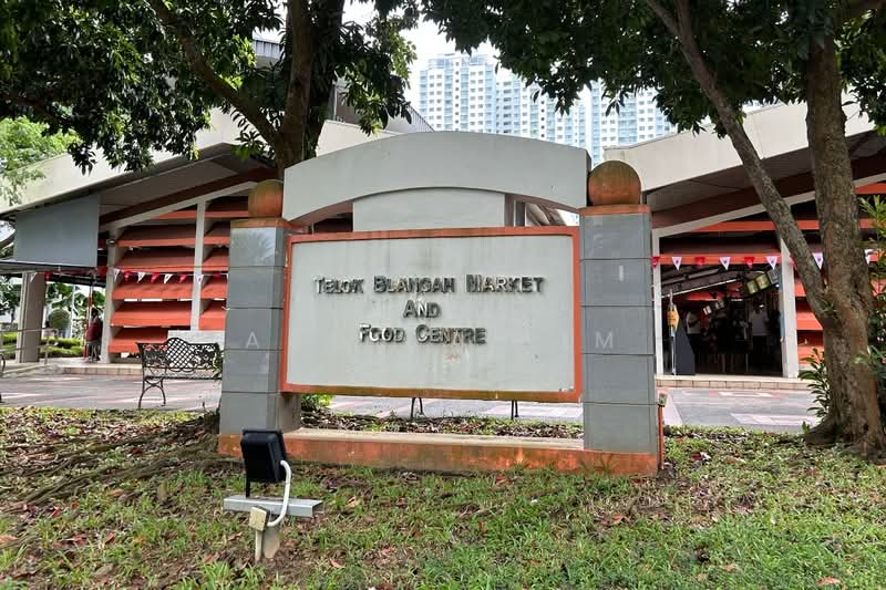 3 Adjoining HDB Shops w Living Quarters at Telok Blangah Drive, Telok Blangah Drive, 4,672 sqft, Shop / Shophouse For Sale, by Angela Lim, 500097075 - Exterior - CommercialGuru.com.sg