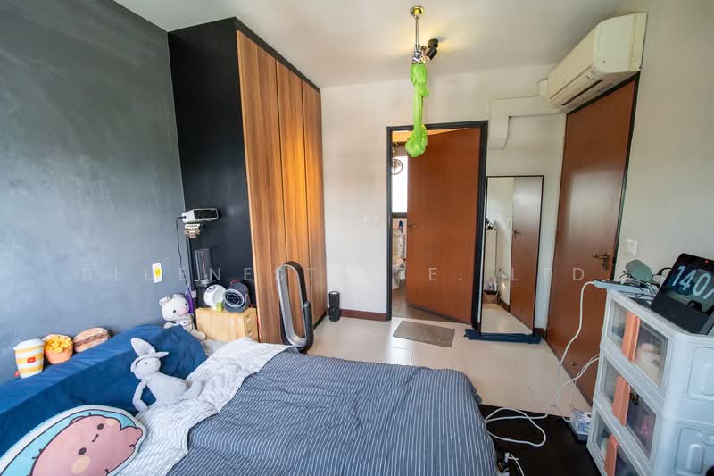 372 Jurong East Street 32 HDB Flat For Sale at S$ 488,000 | PropertyGuru Singapore - Bedroom