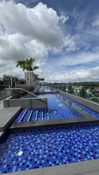 Peak Residence Condominium For Sale at S$ 1,598,888 | PropertyGuru Singapore - Pool