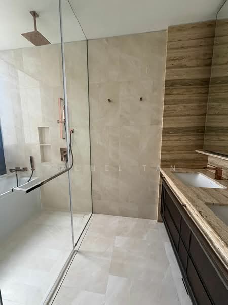 Klimt Cairnhill Condominium For Sale at S$ 8,300,000 | PropertyGuru Singapore - Bathroom