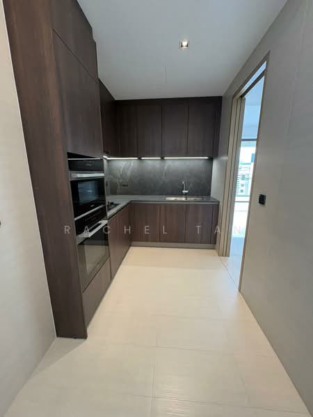 Klimt Cairnhill Condominium For Sale at S$ 8,300,000 | PropertyGuru Singapore - Kitchen