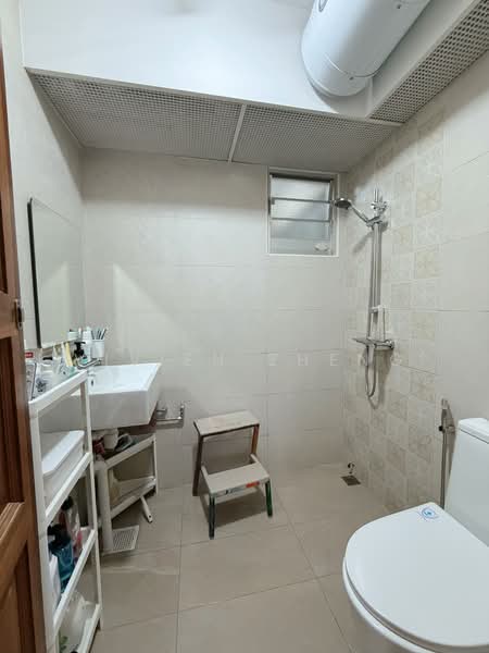 470B Upper Serangoon Crescent, 470B Upper Serangoon Crescent, 3 Bedrooms, 990 sqft, HDB Flat For Rent, by Vivien Zheng, 500097102 - Bathroom - PropertyGuru.com.sg
