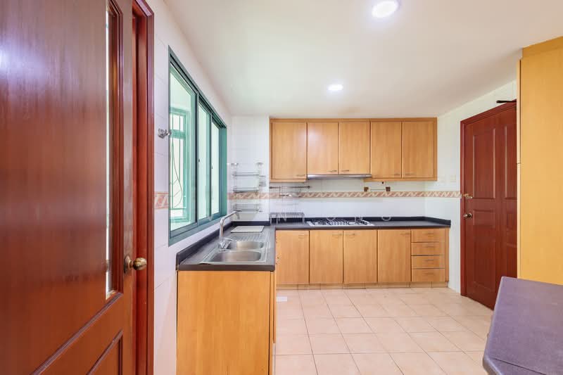 Yew Mei Green Condominium For Sale at S$ 1,780,000 | PropertyGuru Singapore - Kitchen