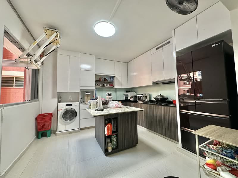 97 Lorong 3 Toa Payoh HDB Flat For Sale at S$ 1,069,888 | PropertyGuru Singapore - Kitchen