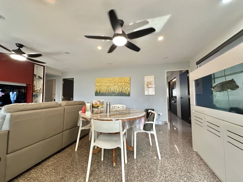 97 Lorong 3 Toa Payoh HDB Flat For Sale at S$ 1,069,888 | PropertyGuru Singapore - Living Room