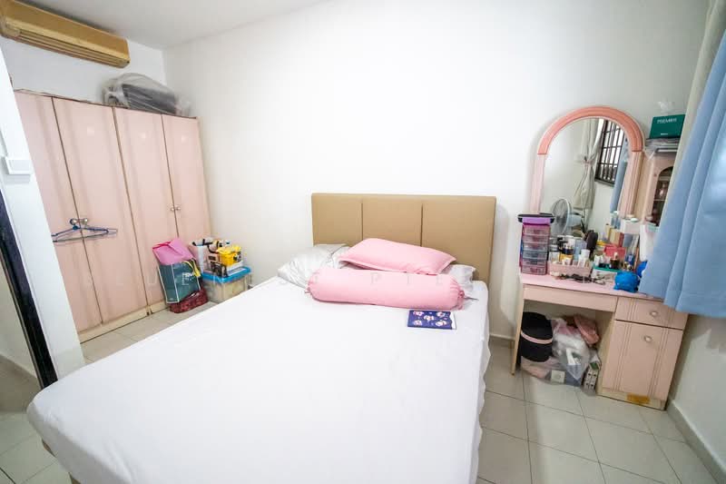838 Jurong West Street 81 HDB Flat For Sale at S$ 529,000 | PropertyGuru Singapore - Bedroom