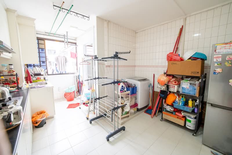 838 Jurong West Street 81 HDB Flat For Sale at S$ 529,000 | PropertyGuru Singapore - Kitchen