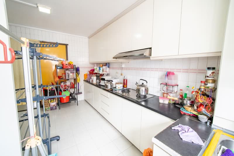 838 Jurong West Street 81 HDB Flat For Sale at S$ 529,000 | PropertyGuru Singapore - Kitchen