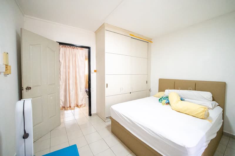838 Jurong West Street 81 HDB Flat For Sale at S$ 529,000 | PropertyGuru Singapore - Bedroom