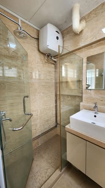 864 Tampines Street 83 HDB Flat For Sale at S$ 788,000 | PropertyGuru Singapore - Bathroom