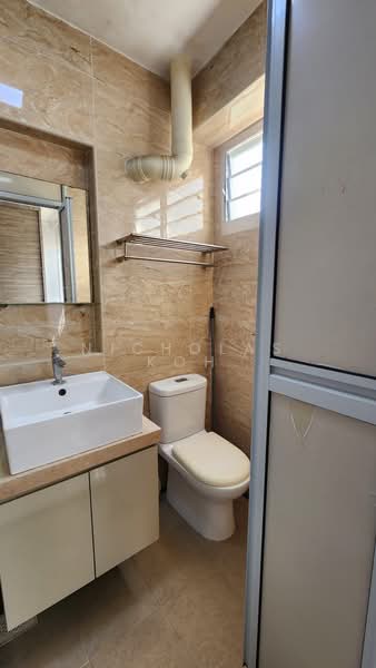 864 Tampines Street 83 HDB Flat For Sale at S$ 788,000 | PropertyGuru Singapore - Bathroom
