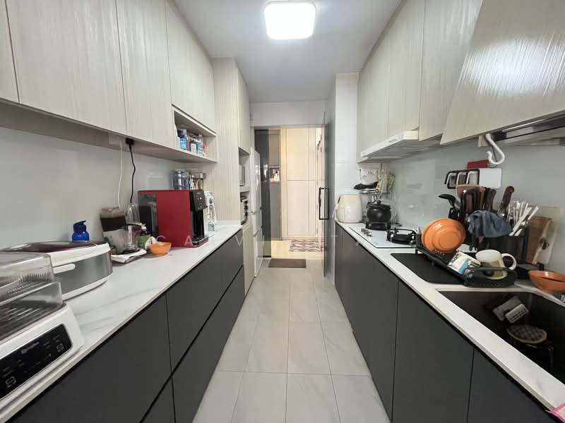 453C Fernvale Road HDB Flat For Sale at S$ 660,000 | PropertyGuru Singapore - Kitchen