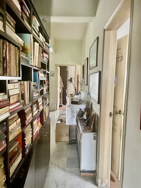 Toh Yi Court Condominium For Sale at S$ 3,000,000 | PropertyGuru Singapore - Corridor