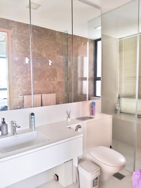 d'Leedon (Former Farrer Court), 13 Leedon Heights, 2 Bedrooms, 1,076 sqft, Condominium For Sale, by Ken Lim, 500097211 - Bathroom - PropertyGuru.com.sg