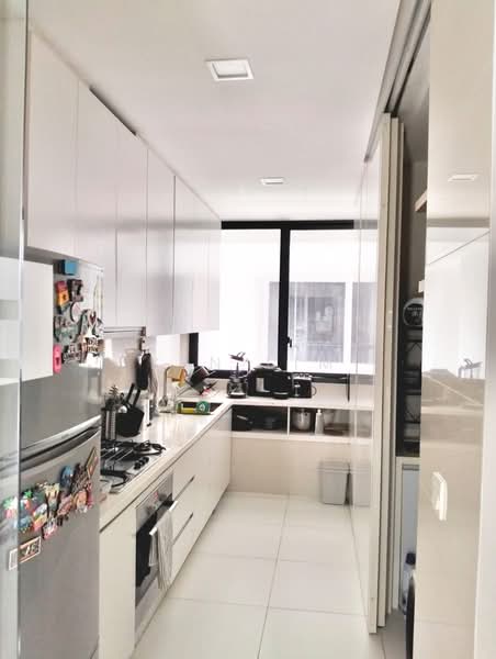 d'Leedon (Former Farrer Court), 13 Leedon Heights, 2 Bedrooms, 1,076 sqft, Condominium For Sale, by Ken Lim, 500097211 - Kitchen - PropertyGuru.com.sg
