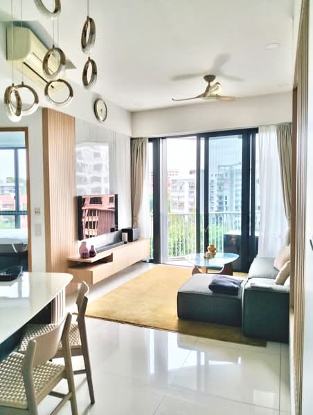 d'Leedon (Former Farrer Court), 13 Leedon Heights, 2 Bedrooms, 1,076 sqft, Condominium For Sale, by Ken Lim, 500097211 - Living Room - PropertyGuru.com.sg