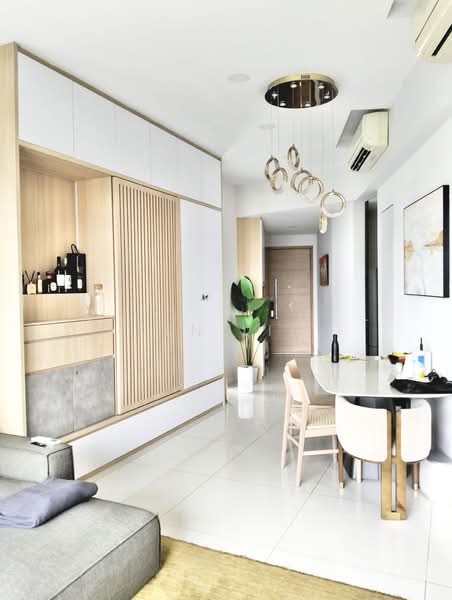 d'Leedon (Former Farrer Court), 13 Leedon Heights, 2 Bedrooms, 1,076 sqft, Condominium For Sale, by Ken Lim, 500097211 - Living Room - PropertyGuru.com.sg