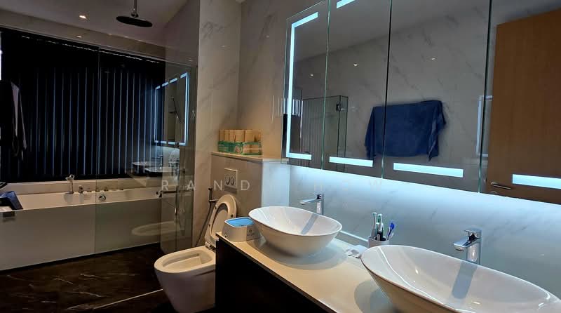 3 sty move in terrace Terraced House For Sale at S$ 6,500,000 | PropertyGuru Singapore - Bathroom