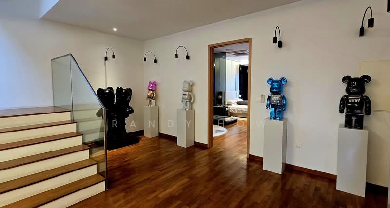 3 sty move in terrace Terraced House For Sale at S$ 6,500,000 | PropertyGuru Singapore - Entrance