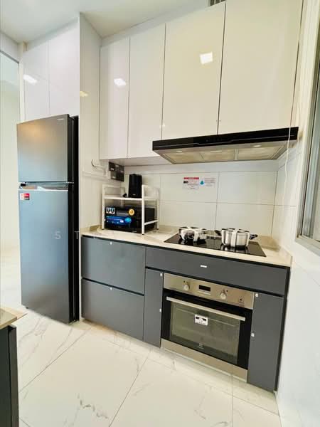 Balmoral Heights, 8 Balmoral Crescent, Room Rental, 100 sqft, Apartment For Rent, by Steven Chua, 500097224 - Kitchen - PropertyGuru.com.sg
