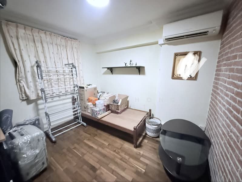 12 Holland Avenue, 12 Holland Avenue, 2 Bedrooms, 700 sqft, HDB Flat For Sale, by Ng Kok Hong (Ernest), 500097226 - Bedroom - PropertyGuru.com.sg