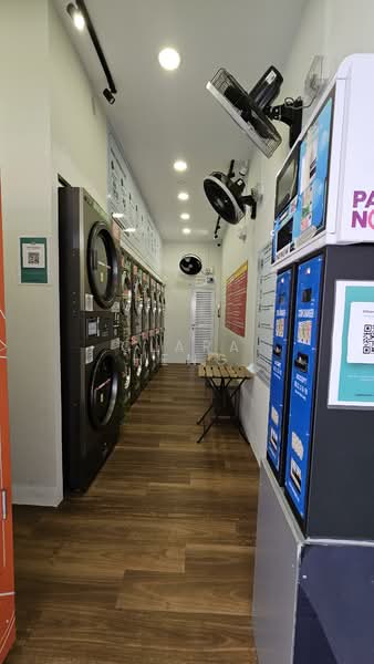 ☆ Rare! High Rental Yield (Commercial + Residential), Fully Tenanted within HDB Shoppes cluster, , 1,224 sqft, Shop / Shophouse For Sale, by Clara Heng, 500097234 - Interior - CommercialGuru.com.sg