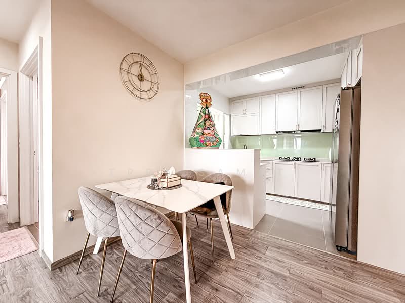 421B Northshore Drive HDB Flat For Sale at S$ 888,000 | PropertyGuru Singapore - Dining Room