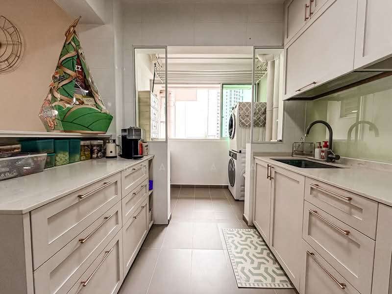 421B Northshore Drive HDB Flat For Sale at S$ 888,000 | PropertyGuru Singapore - Kitchen