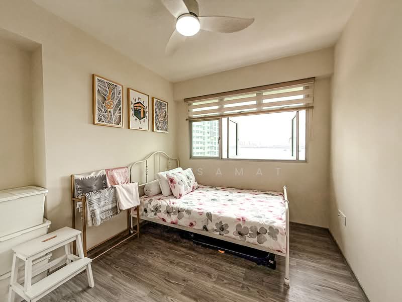 421B Northshore Drive HDB Flat For Sale at S$ 888,000 | PropertyGuru Singapore - Bedroom